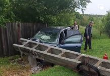 Pojogeniul fără energie electrică, după ce un șofer a rupt în două stâlpul de curent