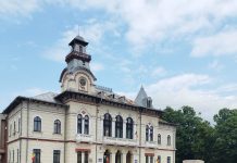 Profesorii protestează la Târgu Jiu – FOTO