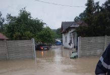 Zeci de locuințe inundate la Aninoasa! Autoritățile, în alertă