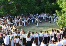 Ziua Iei, sărbătorită în Parcul Coloanei Infinitului