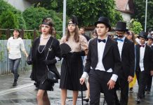 Școala Gimnazială ,,Alexandru Ștefulescu” și-a etalat valorile într-o paradă: Istorie, tradiție, creație, ecologism, viitor…