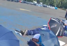 VIDEO| Minerii și energeticienii CEO, epuizați. Așteaptă, întinși pe asfalt, decizia premierului Ciolacu