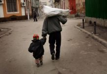 Suntem pe PRIMUL LOC la risc de sărăcie