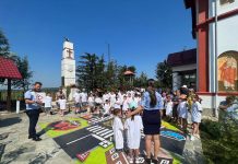 Polițiștii, alături de copiii din Țicleni, la GorjFest