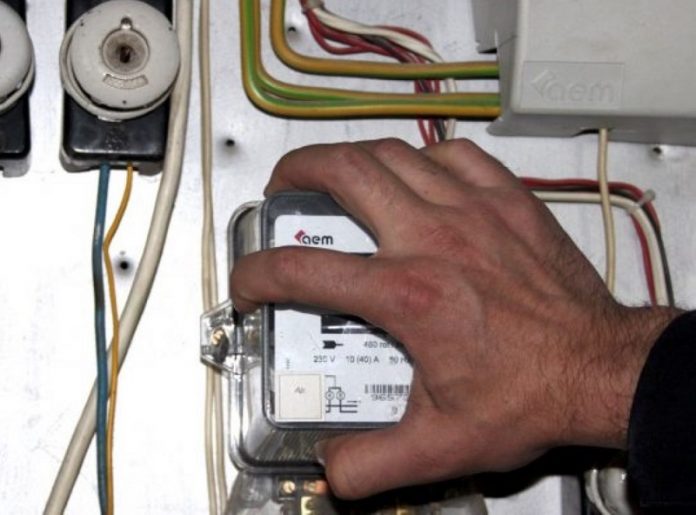 Scoarța: Dosar penal pentru furt de energie electrică