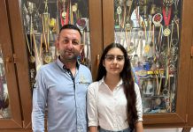 Elevă cu media 10 la Evaluarea Națională, premiată de Primăria Rovinari