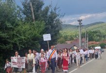 La cine a ajuns trofeul festivalului-concurs al cântecului, jocului și portului gorjenesc de la Tismana