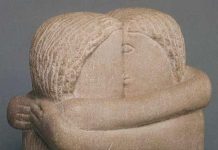 „Sărutul” lui Brâncuși a ajuns la București