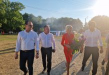 FOTO: Ministrul Raluca Turcan, la Festivalul de Artă de la Peștișani