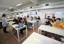 Zeci de liceeni din Novaci au experimentat viața de student la Timișoara