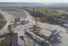 Au fost montate primele grinzi la pasajul din Romanești