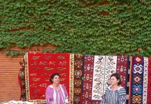 Meșteri populari din Gorj, la un târg de profil din București