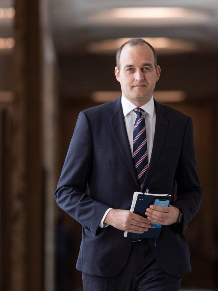 dan-valceanu-768x1024