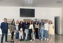 Elevii gorjeni, invitați să observe îndeaproape mediul academic din UCB Târgu Jiu