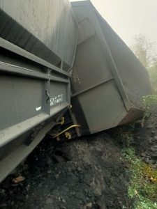 Un tren încărcat cu cărbune a deraiat seara trecută