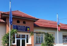 Târg de carte la o școală din Târgu Jiu