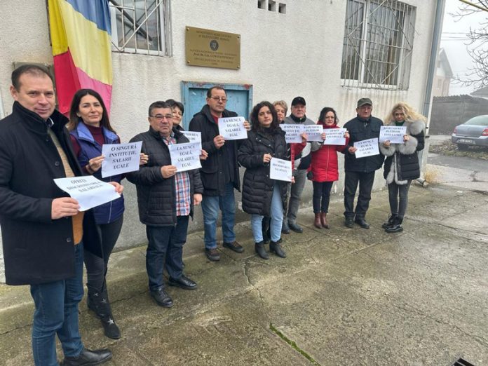 Protestele continuă la centrele APIA din Gorj