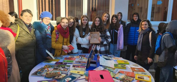 a33dbc00-3c96-406c-8fcb-f1767e92d012