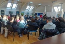 Elevii unui liceu din Târgu Jiu, consiliați cu privire la riscurile consumului de droguri