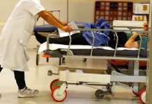 Brancardier de la SJU Târgu Jiu, condamnat la închisoare cu suspendare pentru șantaj