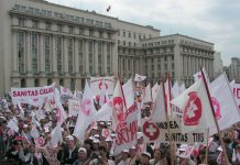 Au dat Guvernul în judecată