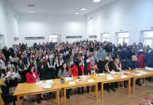 La Scoarța s-a desfășurat ediția a IV-a a concursului de recitare poezii și interpretare cântece patriotice „Trăiască România Dodoloață și Unită”