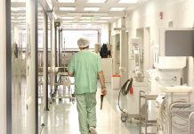 Curtea de Conturi cere ca medicii să nu mai poată profesa și la stat și la privat