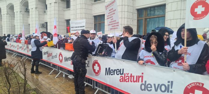 Angajații din sănătate, protest la Ministerul Finanțelor
