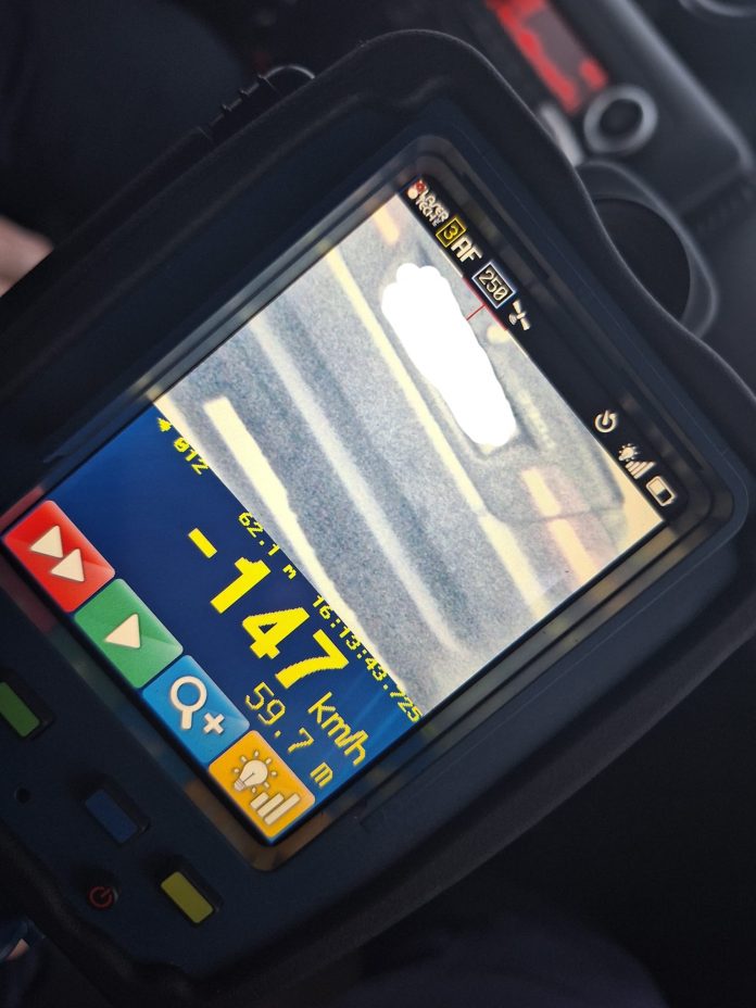 Prins în trafic cu 147 km/oră