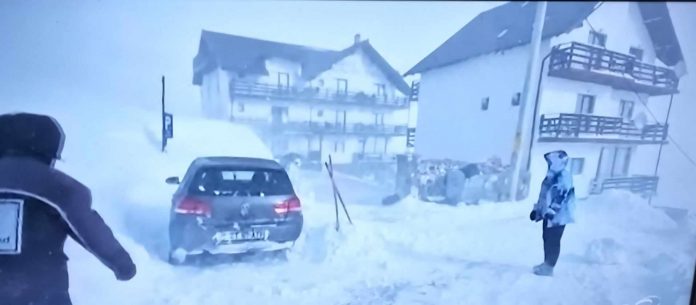 Zăpadă viscolită la Rânca