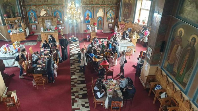 Au învățat să confecționeze mărțișoare tradiționale