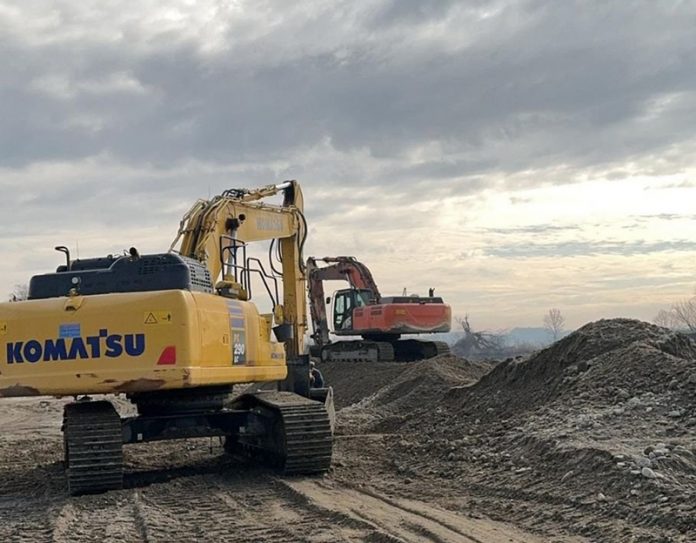 Balastieră ilegală. Amendă de 60.000 de lei