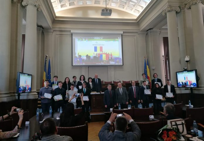 Un fost profesor și un elev al CNTV Târgu Jiu, premiați de Academia Română