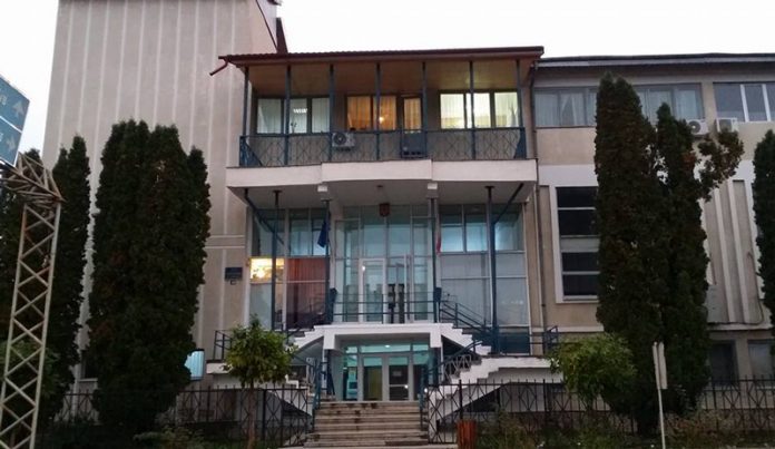 Condamnat pentru act sexual cu un minor, trimis la muncă în folosul comunității la Școala Gimnazială Aninoasa