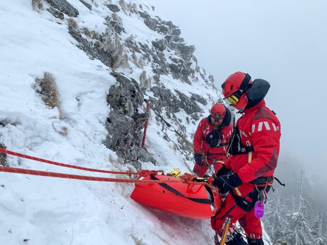 Salvamont: 23 de persoane, salvate de pe munte