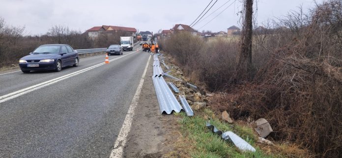 SDN Târgu Jiu continuă montarea de parapete pe drumurile naționale