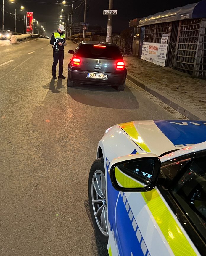 FOTO: Razie a polițiștilor pe șoselele din Gorj