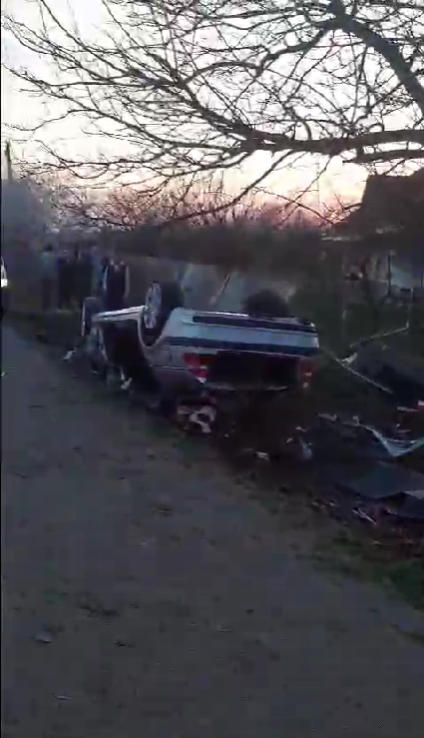 Accident la Albeni. Două victime, descarcerate de echipele ISU Gorj, transportate la spital