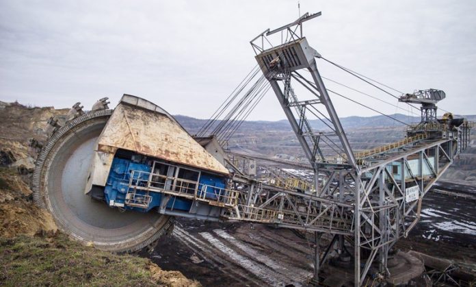 Licitație cu cântec la CEO! Contractul pentru transportul minerilor din Motru, cu dedicație