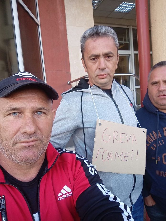 Plaveti i-a trimis pe angajații aflați în greva foamei să-și caute alt loc de muncă!