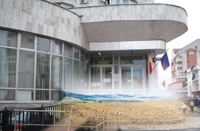 Continuă executările: Fiscul gorjean scoate la licitație două terenuri și o casă, situate în Peștișani și Bălești