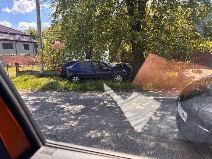 FOTO: Accident la Drăgoieni