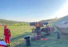 Țânțăreni: Un bărbat și-a pierdut viața după ce s-a răsturnat cu tractorul