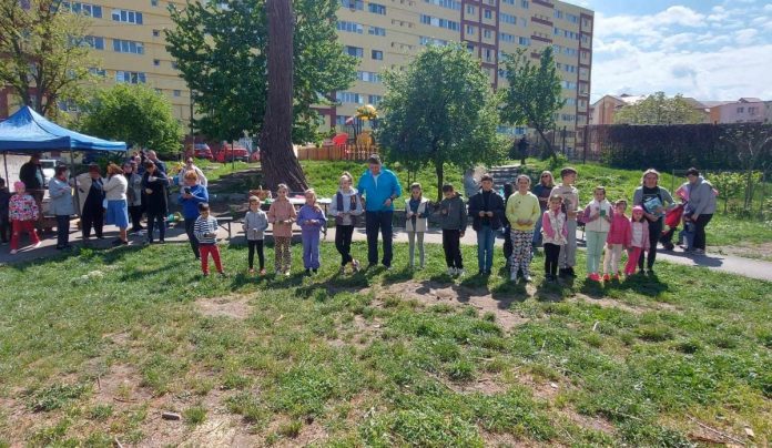 Activități deosebite organizate ”între vecini”, într-un cartier din Târgu Jiu