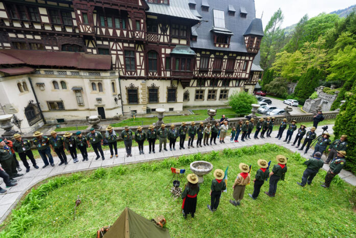 Cercetașii de la Târgu Jiu, la conferința de la Castelul Peleș