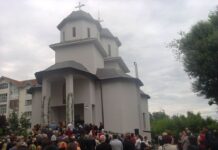 Mitropolitul Olteniei a sfinţit Biserica «Sf. Ier. Nifon» din Cartierul «Plopilor», Municipiul Târgu-Jiu – ,,În această zi de sărbătoare, la cinstirea Sfinților Împărați Constantin și Elena, noi am săvârșit această lucrare sfântă de târnosire a bisericii, de chemare a lui Dumnezeu”!