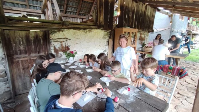 Activitate inedită, în Joia Mare, la Peștișani