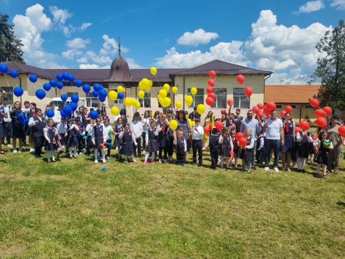 Foto/Video: Cerul colorat al Bărbăteștiului