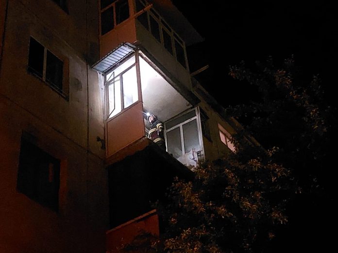 Târgu Jiu: Explozie într-un apartament, azi-noapte! Femeie în stare foarte gravă