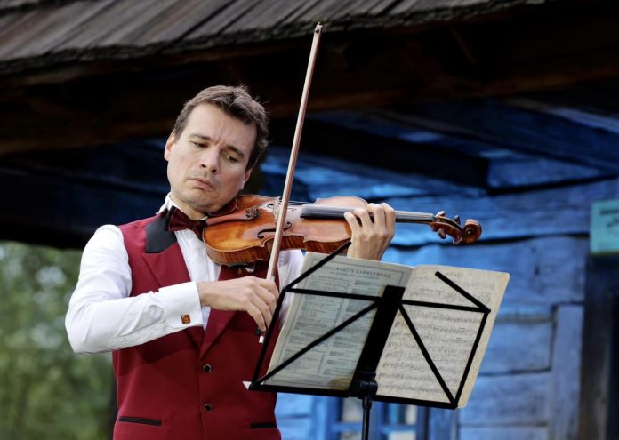 Turneul ”Stradivarius” și Alexandru Tomescu poposesc din nou la Hobița